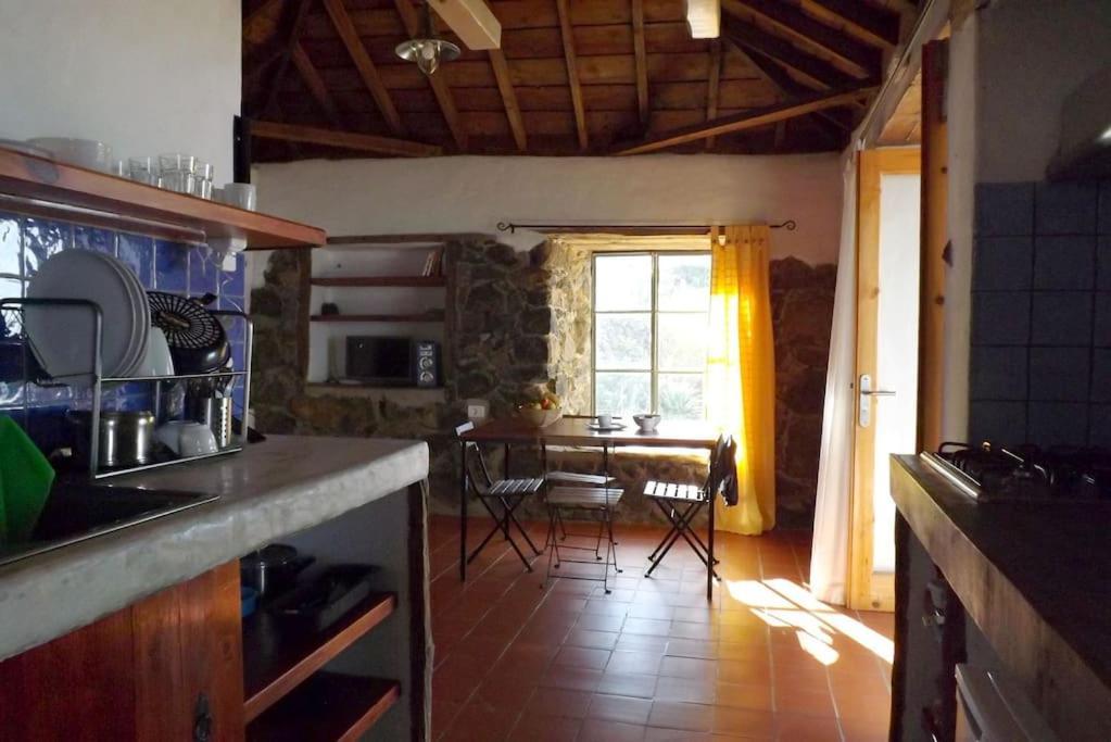 Villa Casita En El Campo Con Vista Al Oceano Tijarafe Exterior foto