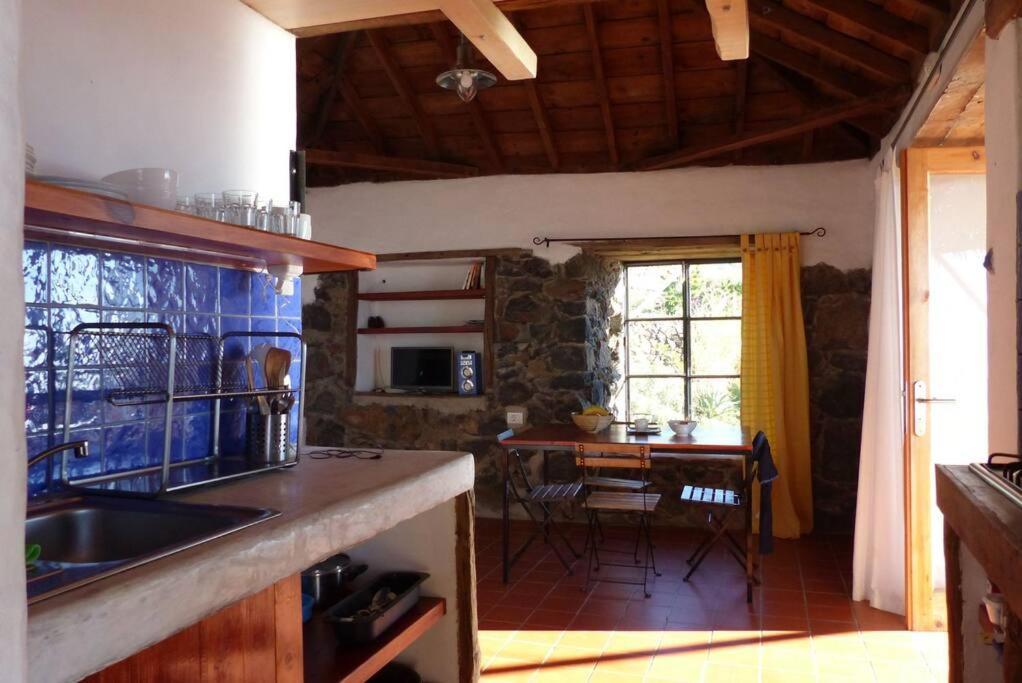 Villa Casita En El Campo Con Vista Al Oceano Tijarafe Exterior foto